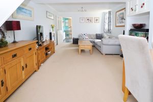 SYDNEY STREET- click for photo gallery